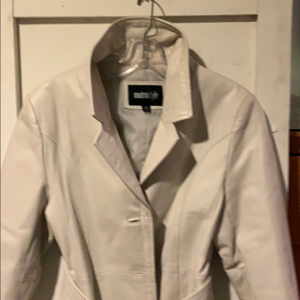 Coat - Picture 5 of 5